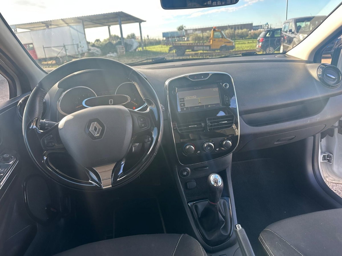 Renault Clio 1.5 dCi 75CV 5 porte Confort (10)