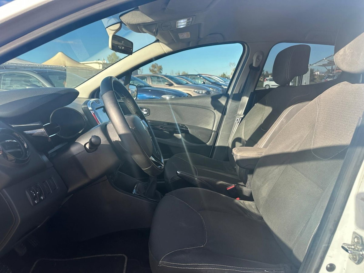 Renault Clio 1.5 dCi 75CV 5 porte Confort (11)