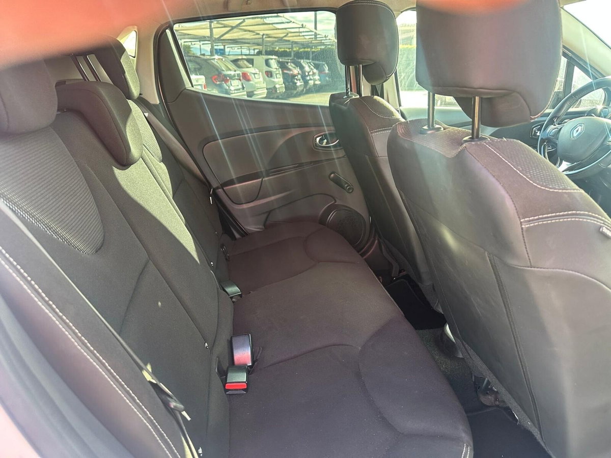 Renault Clio 1.5 dCi 75CV 5 porte Confort (12)