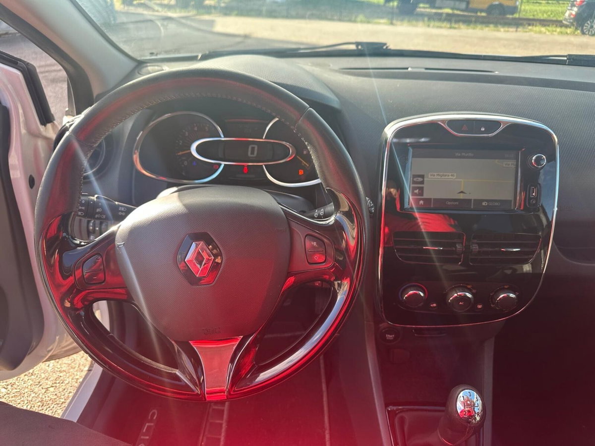 Renault Clio 1.5 dCi 75CV 5 porte Confort (14)