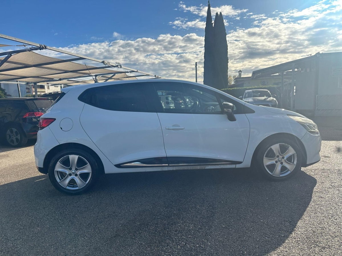 Renault Clio 1.5 dCi 75CV 5 porte Confort (2)