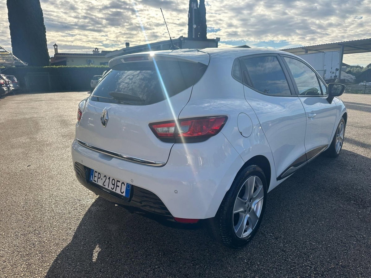 Renault Clio 1.5 dCi 75CV 5 porte Confort (3)