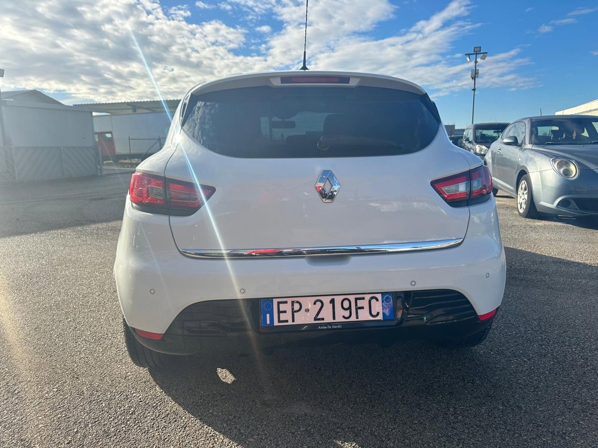 Renault Clio 1.5 dCi 75CV 5 porte Confort (4)
