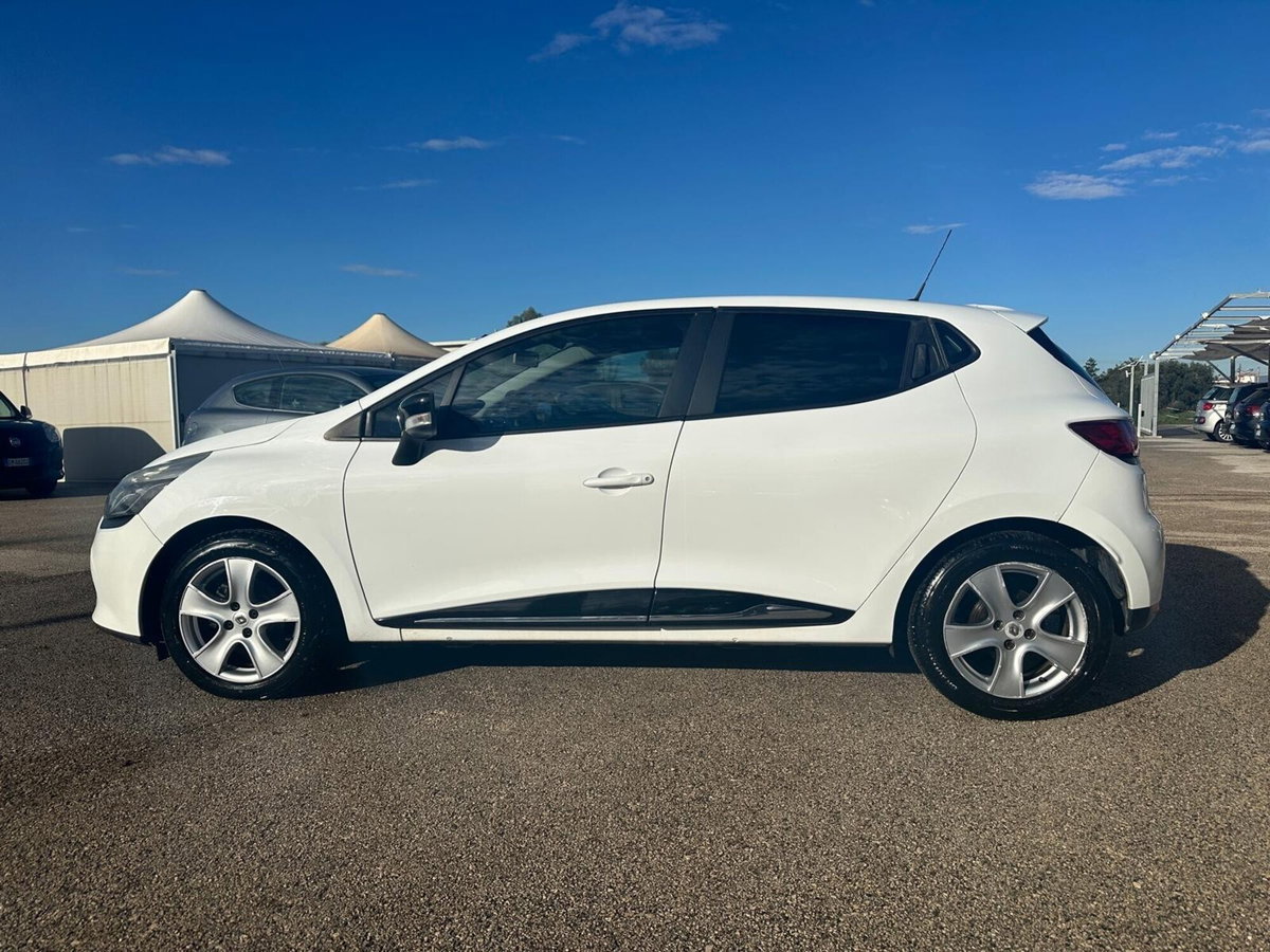Renault Clio 1.5 dCi 75CV 5 porte Confort (6)