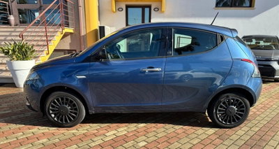 Lancia Ypsilon 1.0 FireFly 5 porte S&S Hybrid Ecochic Silver (2)