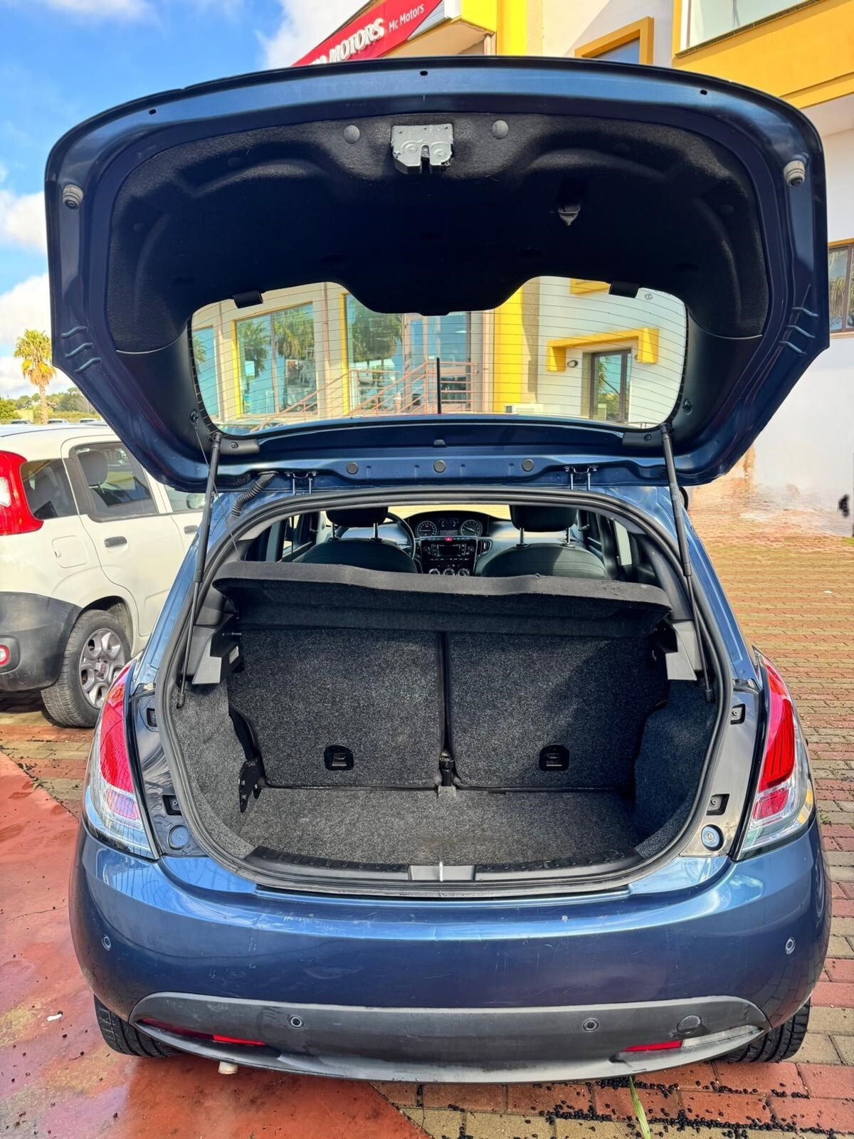 Lancia Ypsilon 1.0 FireFly 5 porte S&S Hybrid Ecochic Silver (3)