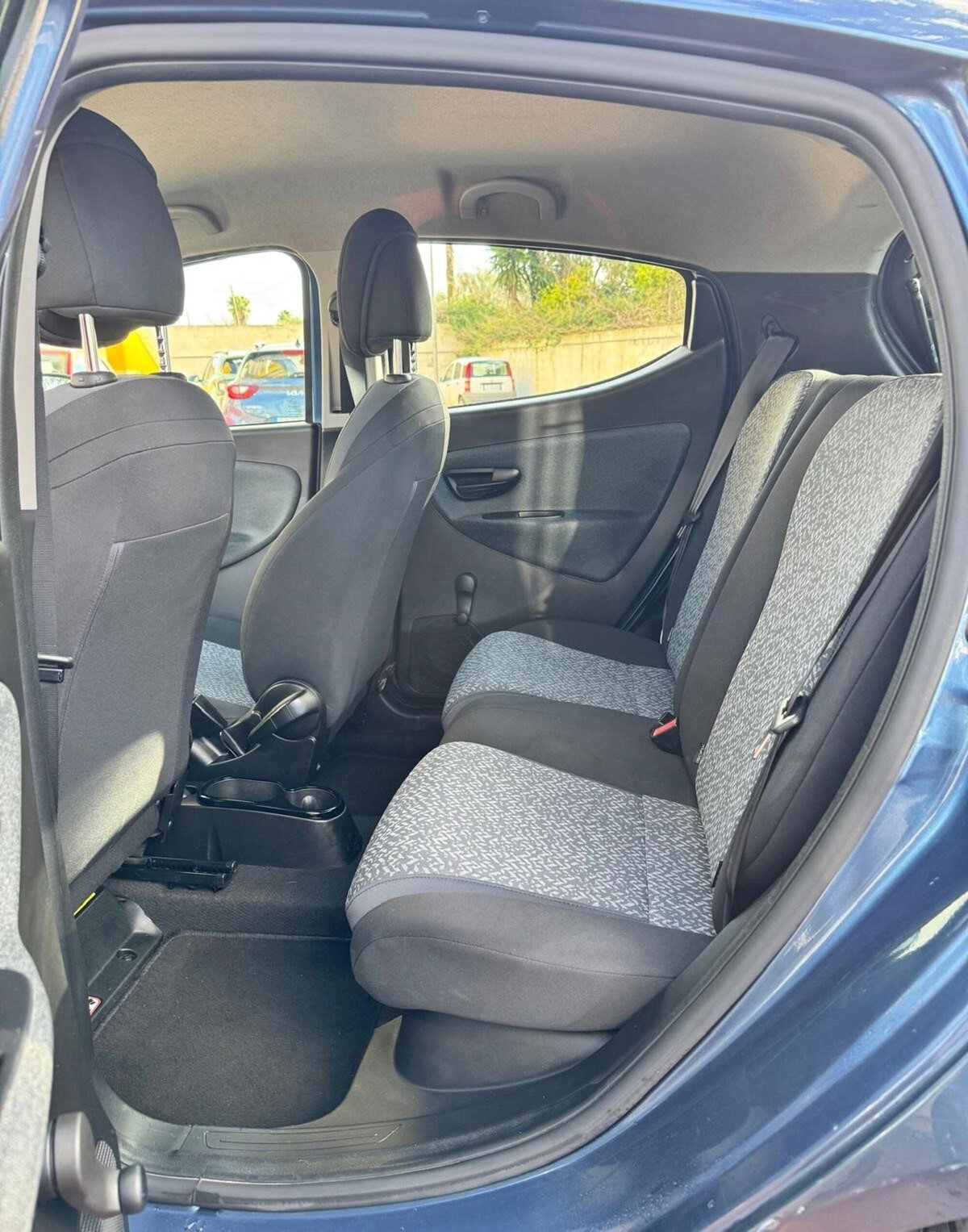 Lancia Ypsilon 1.0 FireFly 5 porte S&S Hybrid Ecochic Silver (6)