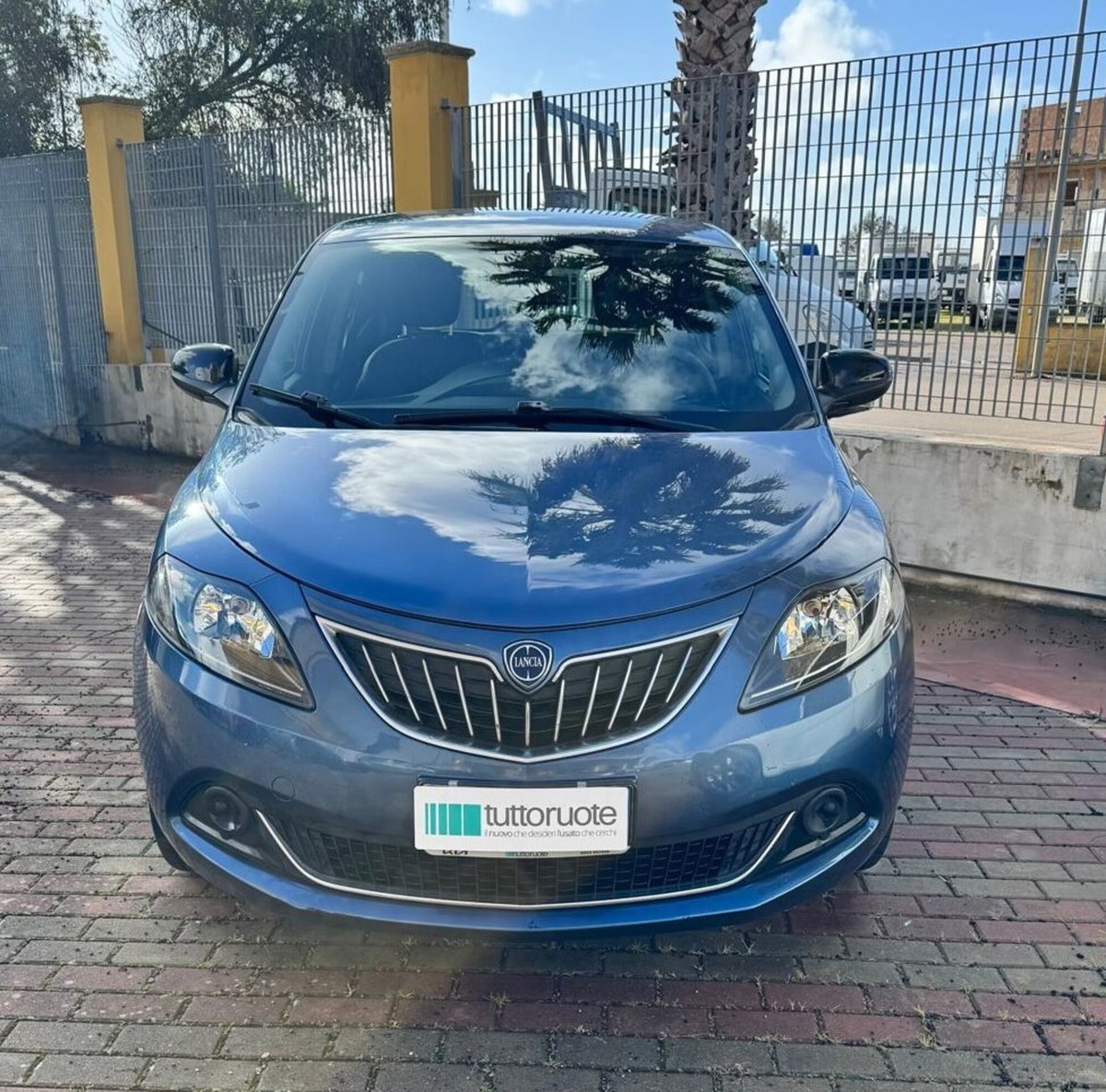 Lancia Ypsilon 1.0 FireFly 5 porte S&S Hybrid Ecochic Silver (8)