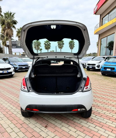 Lancia Ypsilon 1.0 FireFly 5 porte S&S Hybrid Ecochic Silver (7)