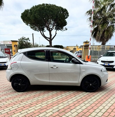 Lancia Ypsilon 1.0 FireFly 5 porte S&S Hybrid Ecochic Silver (8)