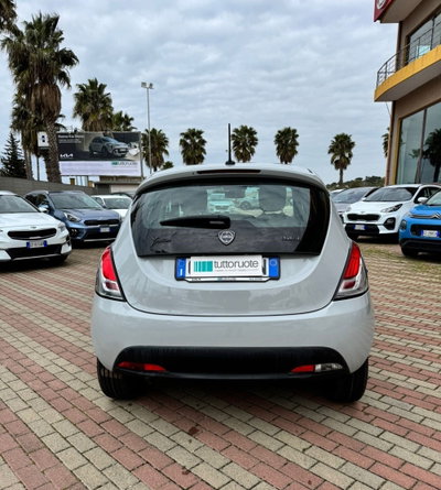 Lancia Ypsilon 1.0 FireFly 5 porte S&S Hybrid Ecochic Silver (9)