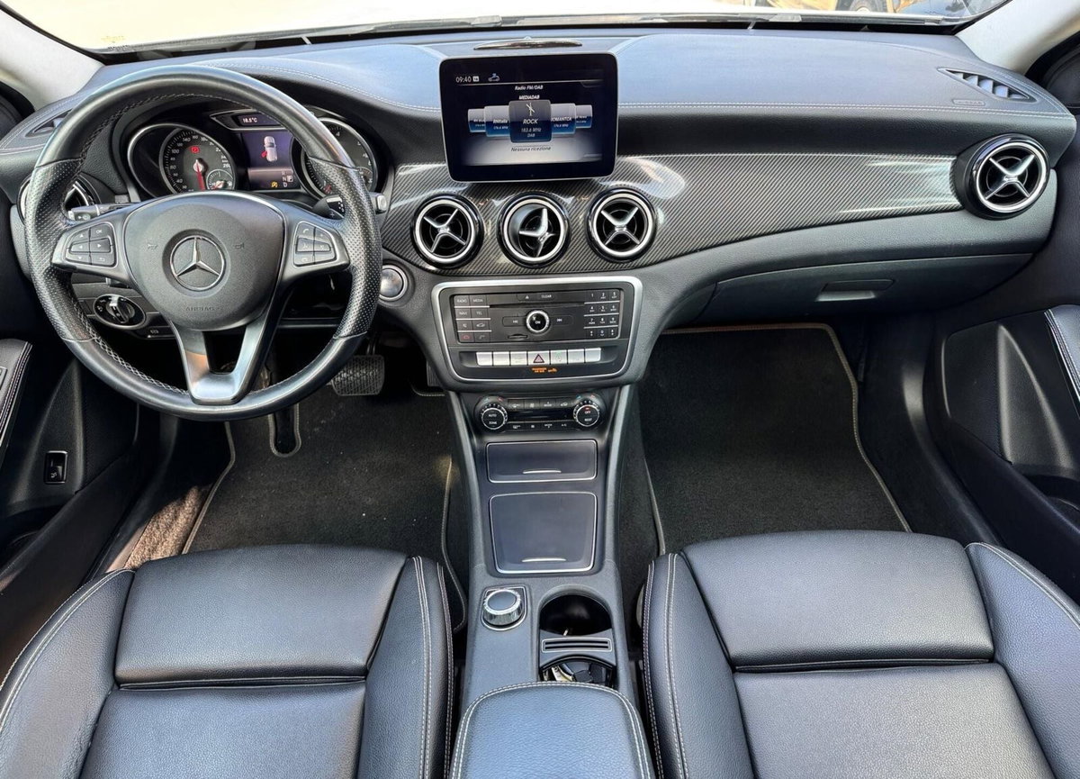 Mercedes-Benz GLA SUV 200 d Automatic Premium (15)