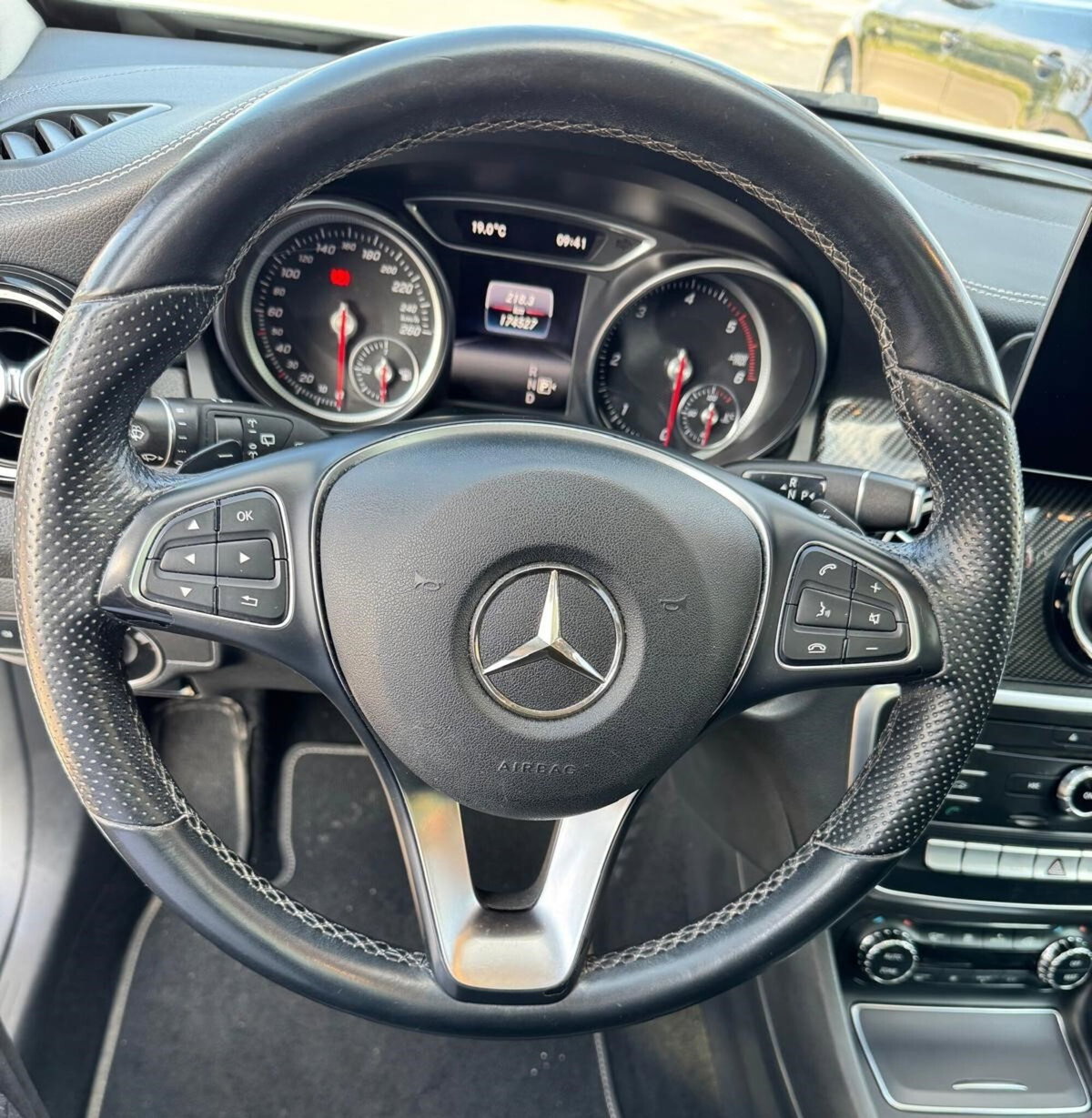 Mercedes-Benz GLA SUV 200 d Automatic Premium (18)