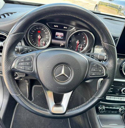 Mercedes-Benz GLA SUV 200 d Automatic Premium (18)