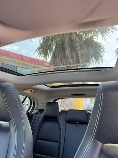 Mercedes-Benz GLA SUV 200 d Automatic Premium (4)
