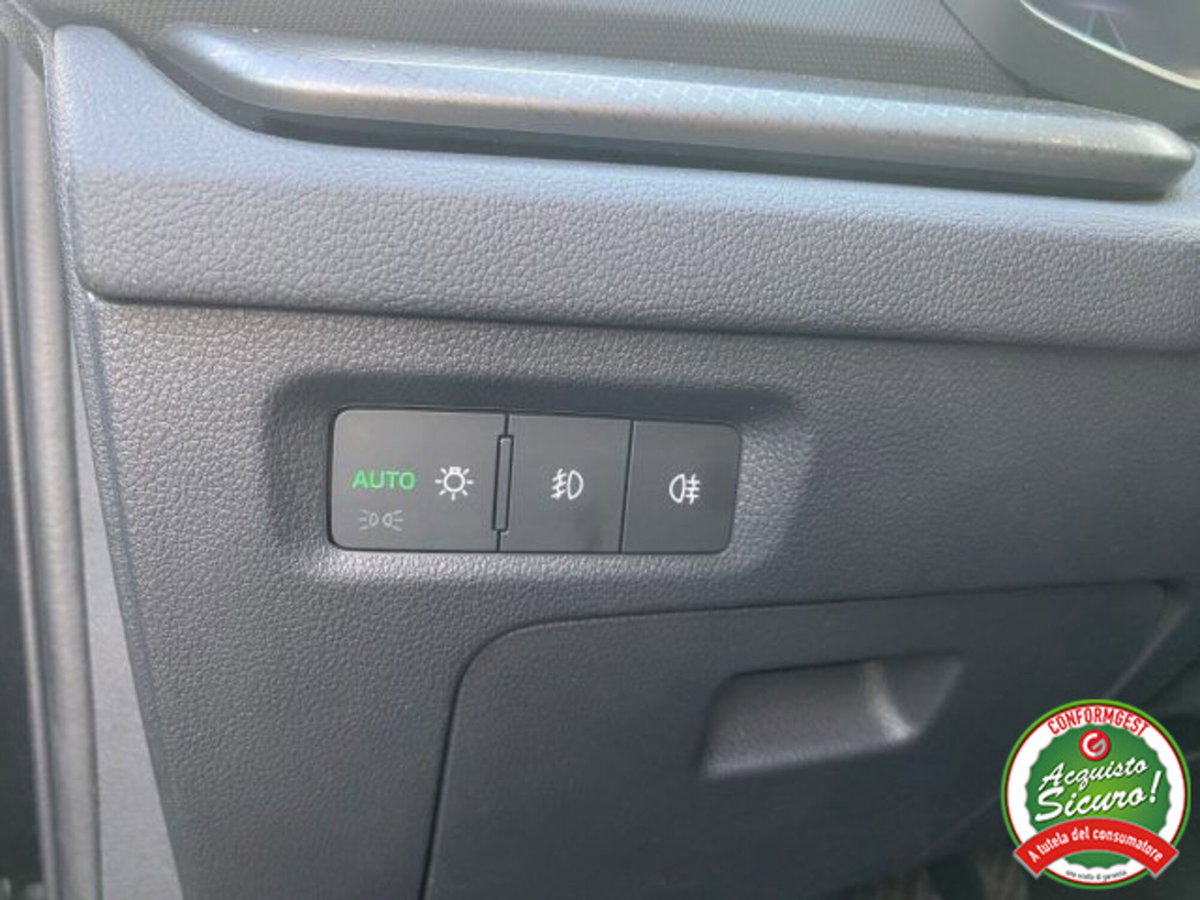 Skoda Octavia Station Wagon 2.0 TDI EVO SCR DSG Wagon Sportline (10)