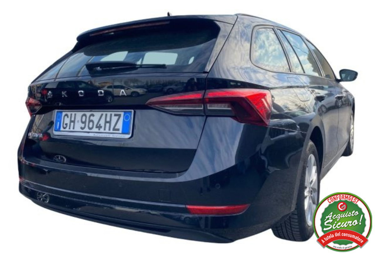 Skoda Octavia Station Wagon 2.0 TDI EVO SCR DSG Wagon Sportline (3)