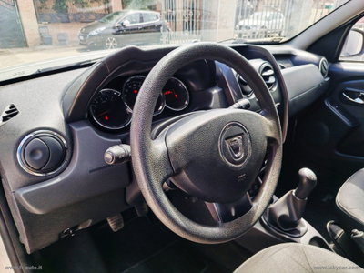 Dacia Duster 1.6 110CV 4x2 Lauréate (9)