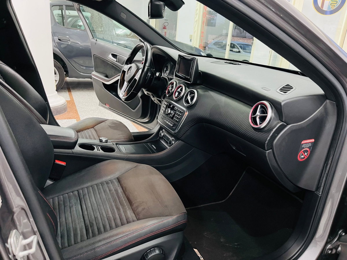 Mercedes-Benz Classe A 180 CDI Automatic Night Edition (11)