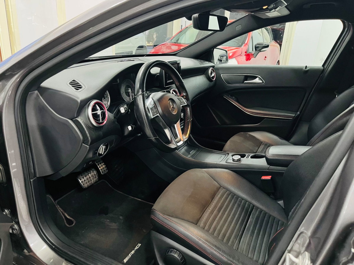 Mercedes-Benz Classe A 180 CDI Automatic Night Edition (12)