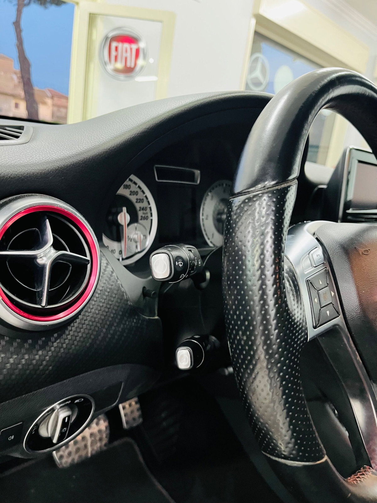 Mercedes-Benz Classe A 180 CDI Automatic Night Edition (13)