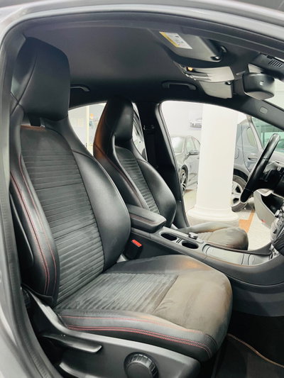 Mercedes-Benz Classe A 180 CDI Automatic Night Edition (14)
