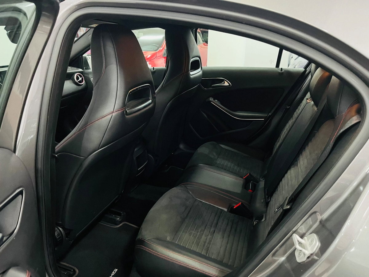 Mercedes-Benz Classe A 180 CDI Automatic Night Edition (15)