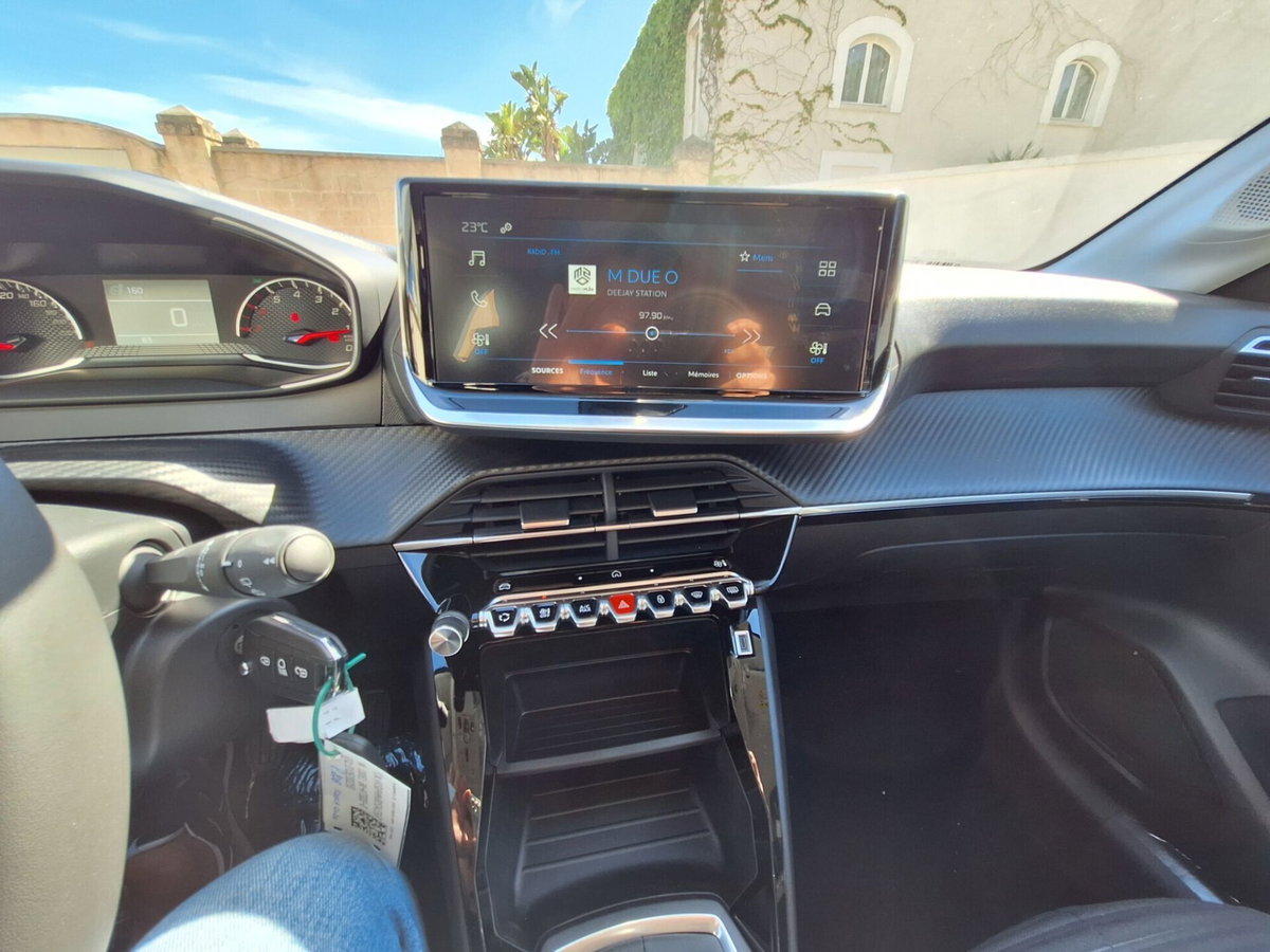 Peugeot 208 1.2 turbo Style 100cv (8)