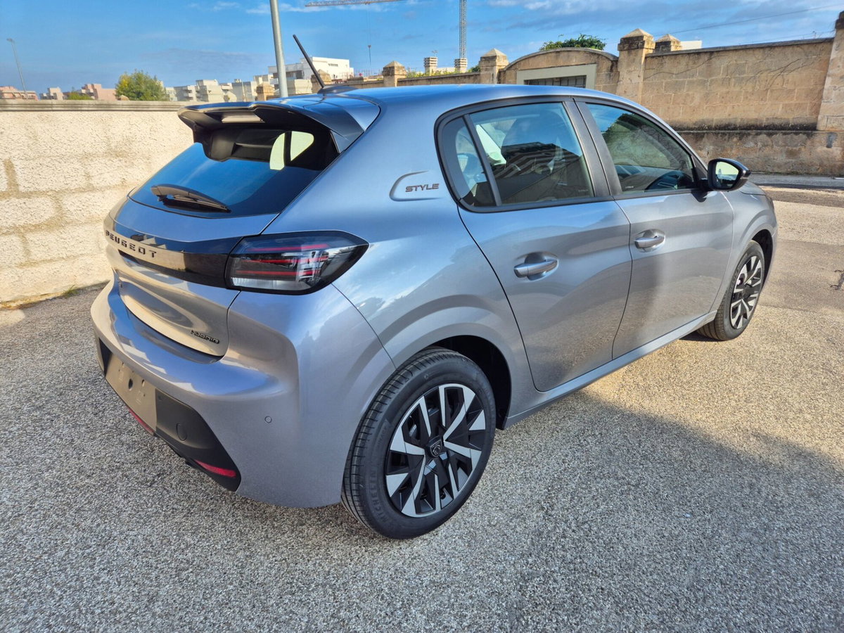 Peugeot 208 PureTech 100 Stop&Start 5 porte GT (17)