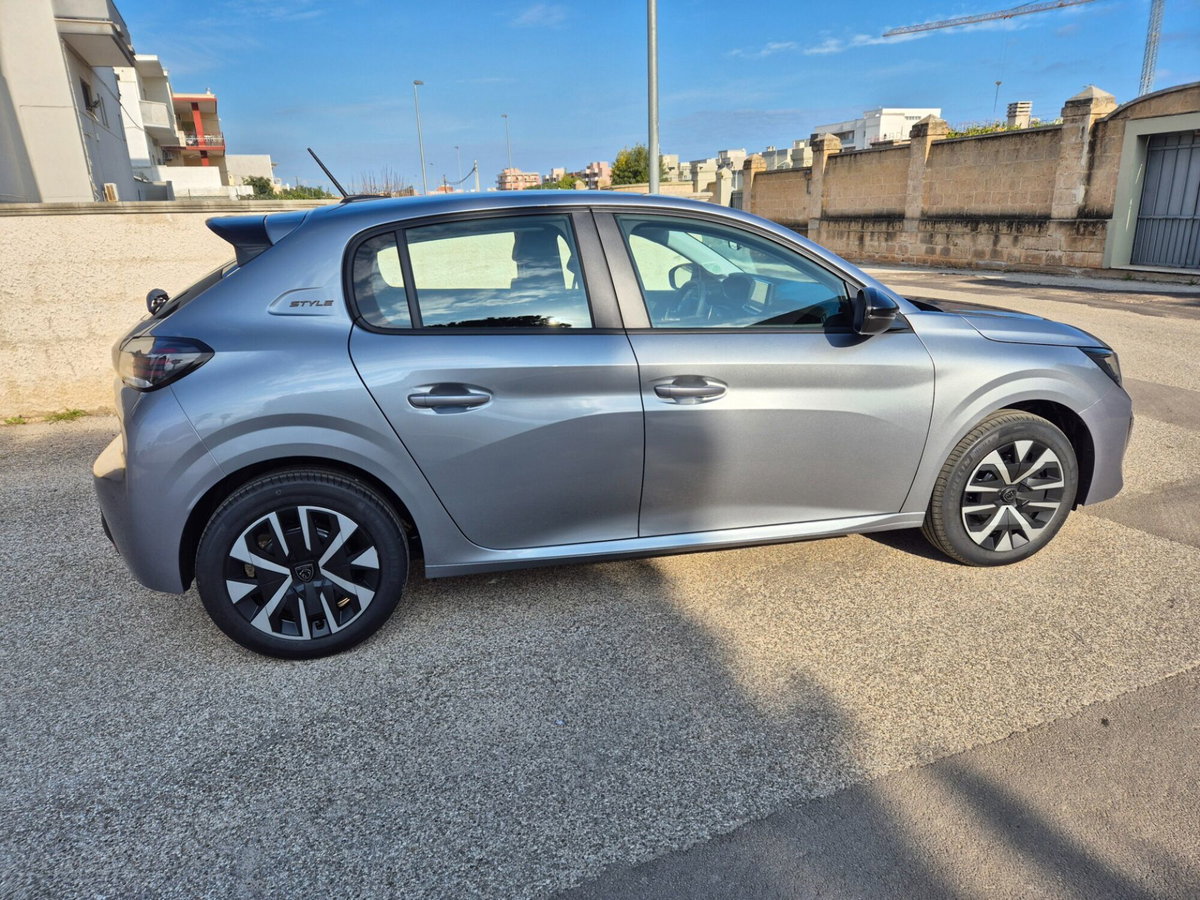 Peugeot 208 PureTech 100 Stop&Start 5 porte GT (19)
