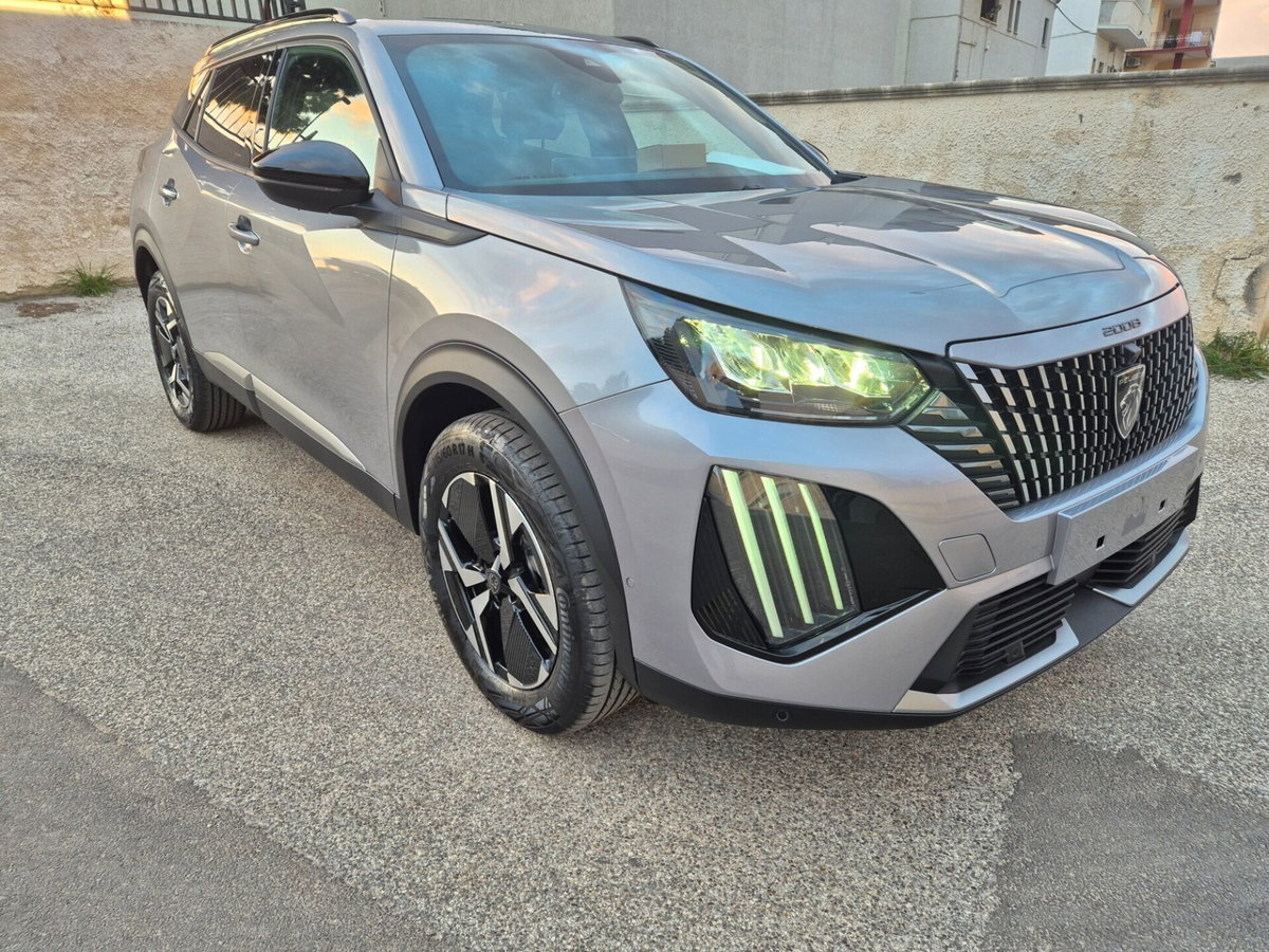 Peugeot 2008 1.2 hybrid Allure 110cv e-dcs6 (7)