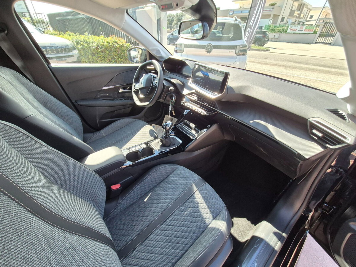 Peugeot 208 1.2 turbo Allure 100cv (20)