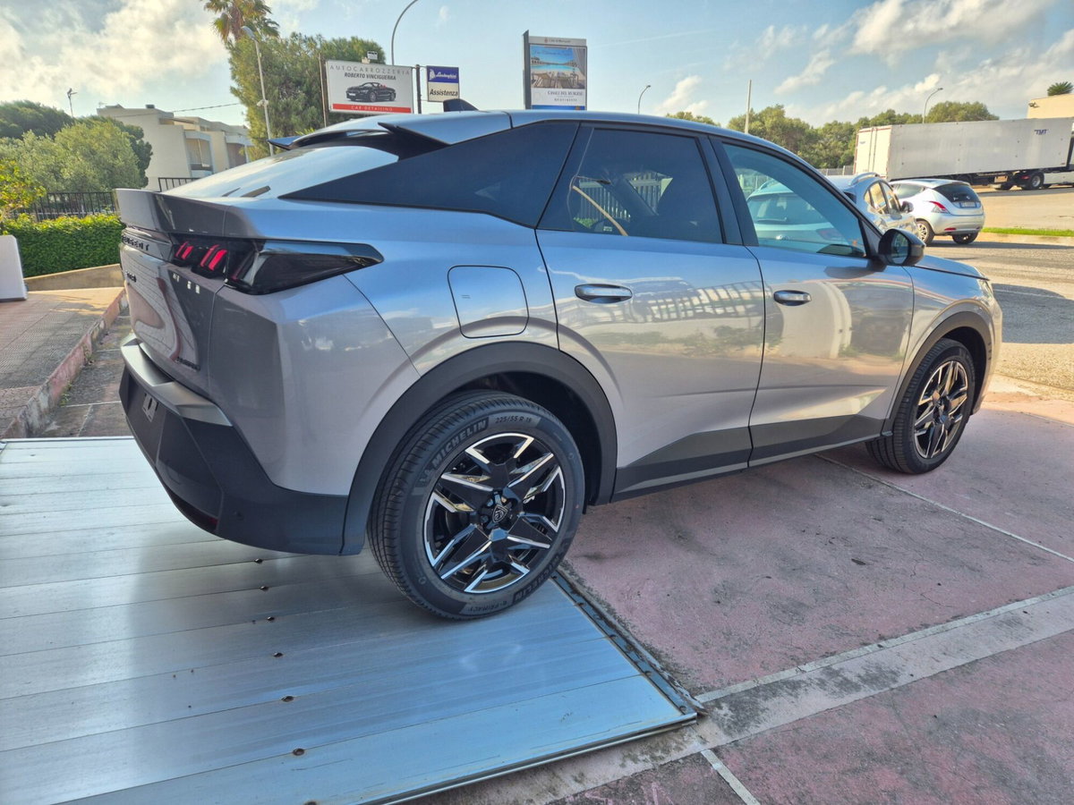 Peugeot 3008 1.2 hybrid Allure 145cv e-dcs6 (13)