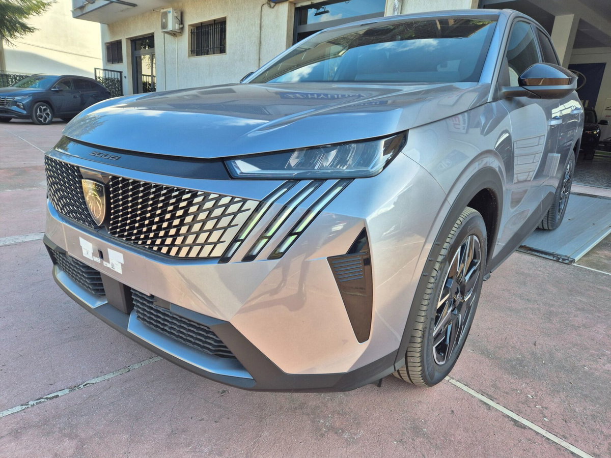 Peugeot 3008 1.2 hybrid Allure 145cv e-dcs6 (17)