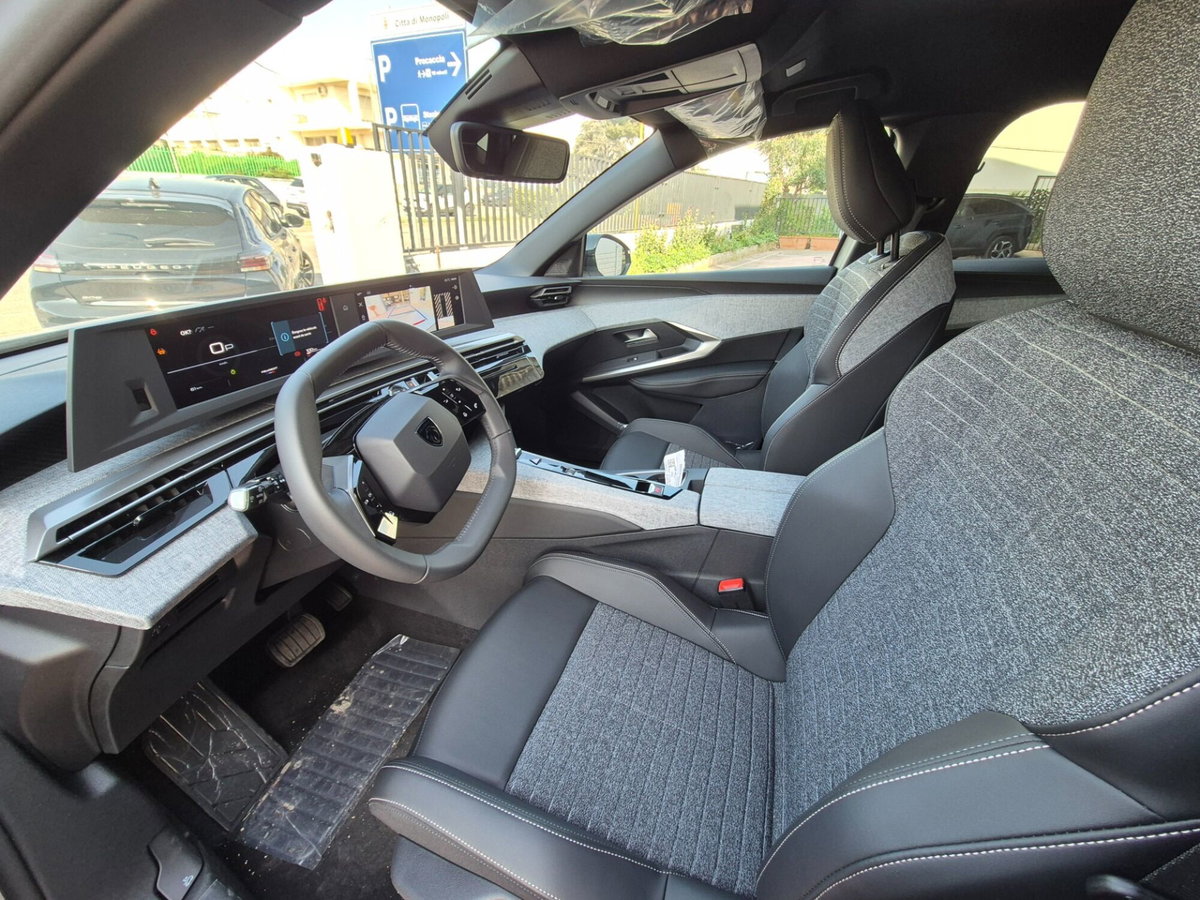 Peugeot 3008 1.2 hybrid Allure 145cv e-dcs6 (19)