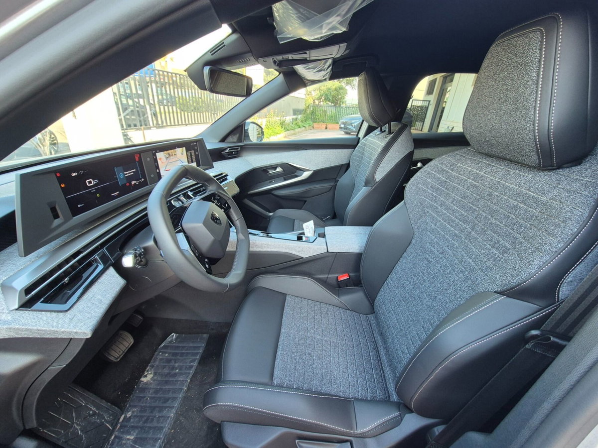 Peugeot 3008 1.2 hybrid Allure 145cv e-dcs6 (20)