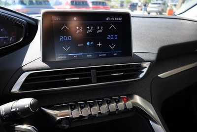 Peugeot 3008 BlueHDi 130 S&S Allure (13)