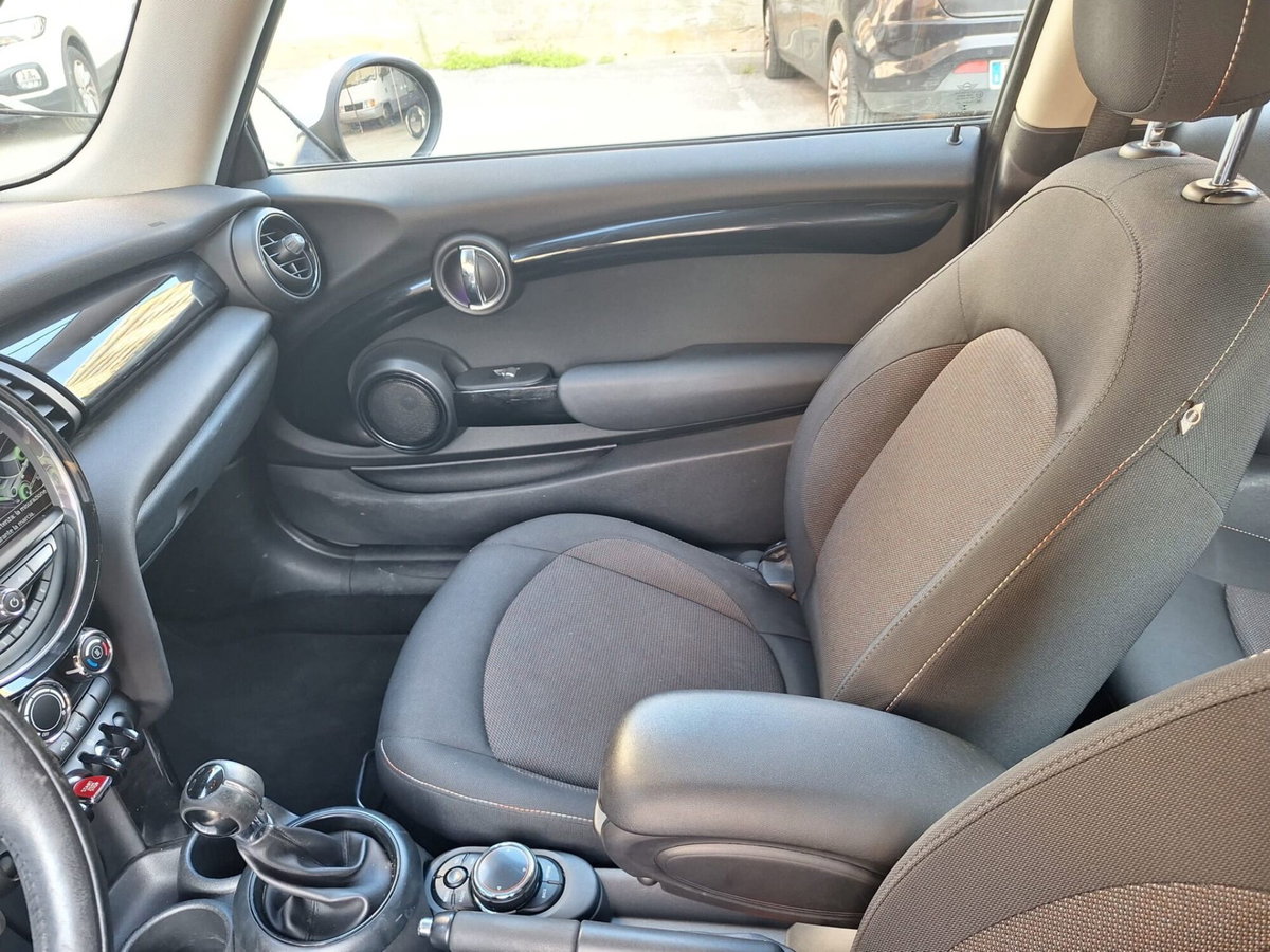 MINI Mini 1.5 Cooper D (13)
