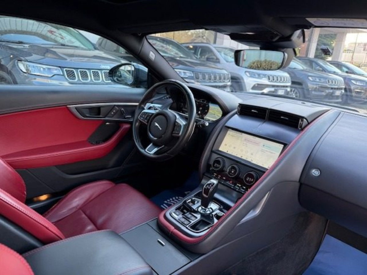 Jaguar F-Type Coupé 5.0 V8 450 CV aut Coupé R-Dynamic Black (13)
