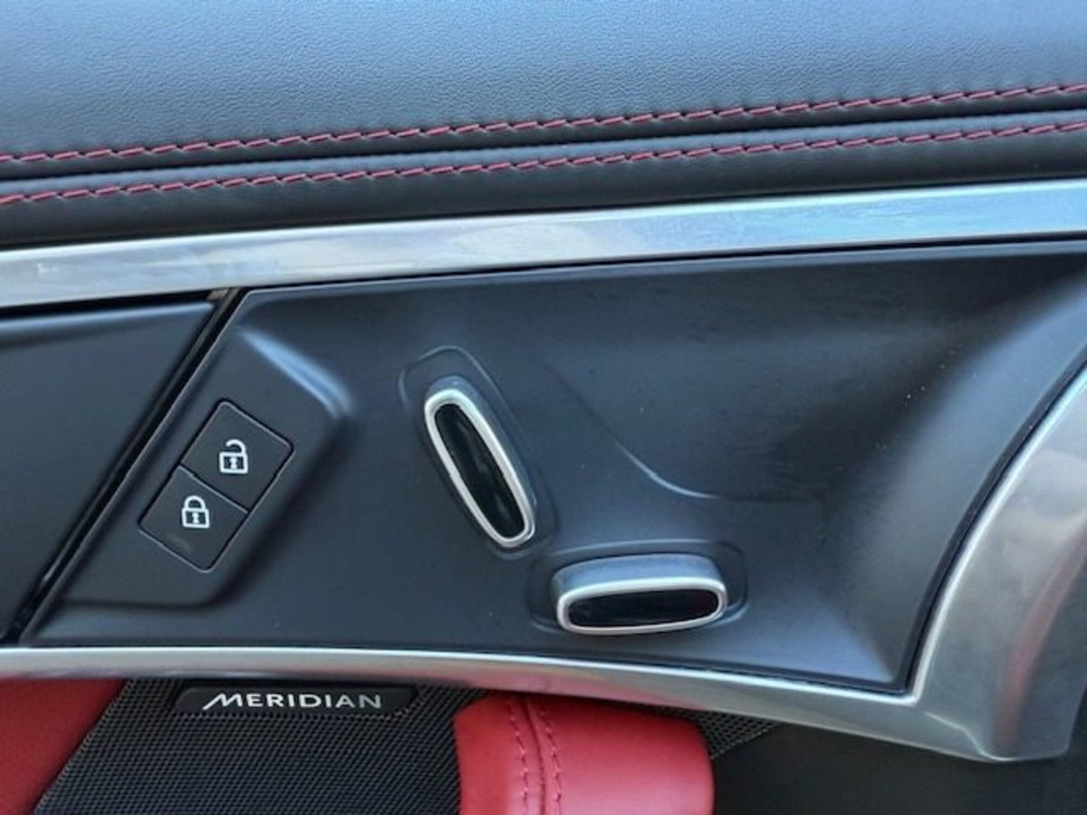 Jaguar F-Type Coupé 5.0 V8 450 CV aut Coupé R-Dynamic Black (18)