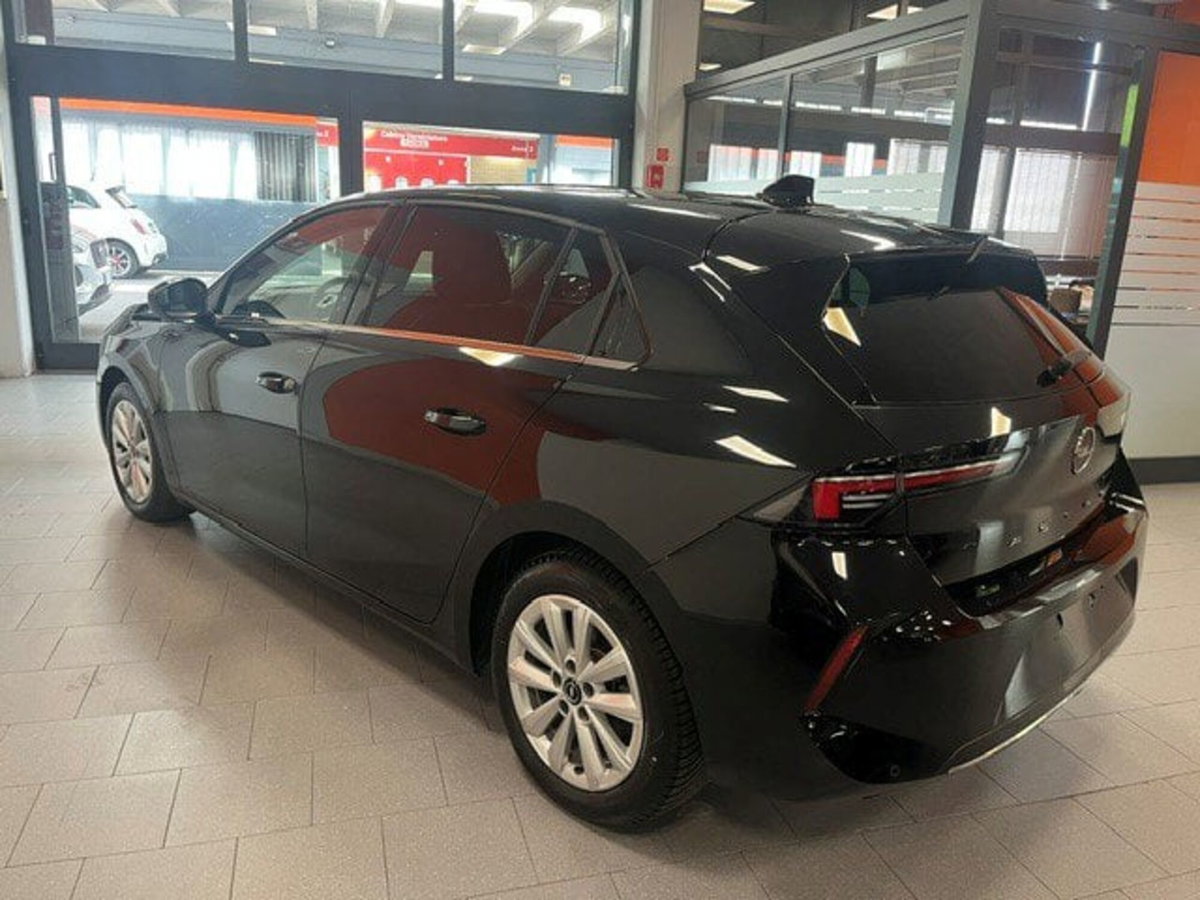 Opel Astra 1.2 Turbo 110 CV Elegance (4)