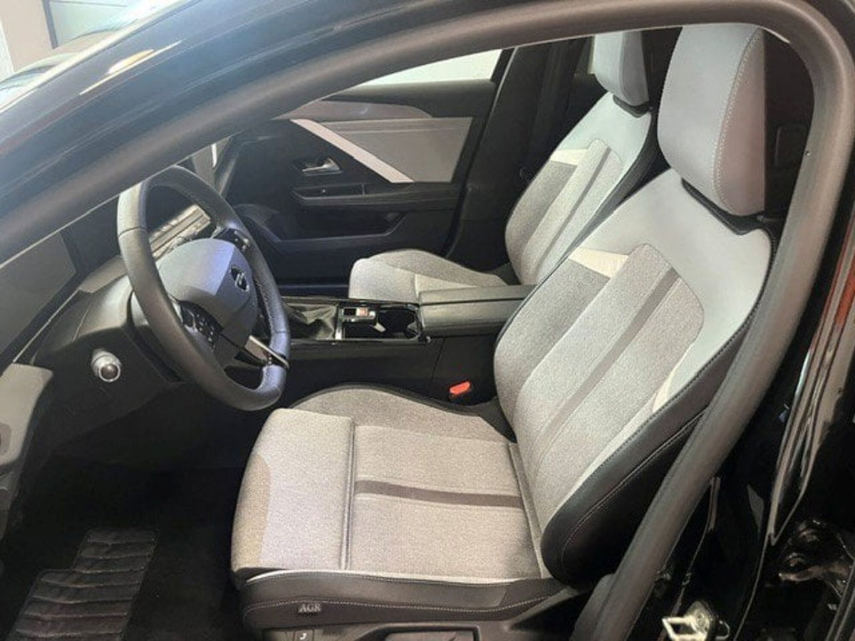 Opel Astra 1.2 Turbo 110 CV Elegance (8)