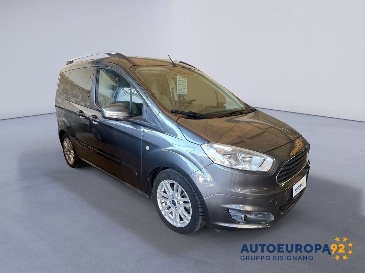 Ford Tourneo Courier 1.5 TDCI 75 CV Titanium (2)