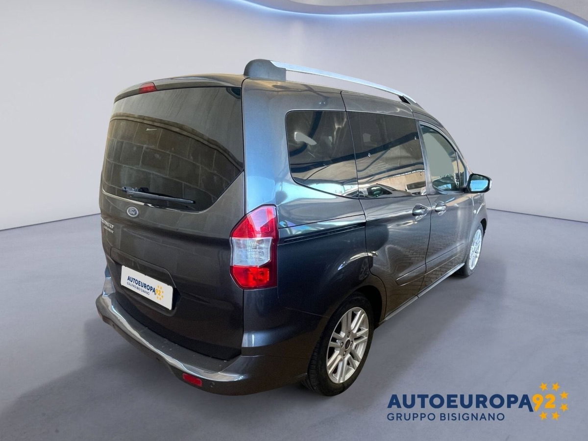 Ford Tourneo Courier 1.5 TDCI 75 CV Titanium (3)