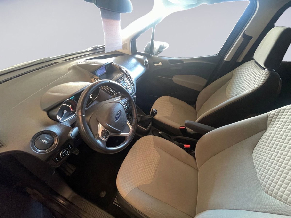Ford Tourneo Courier 1.5 TDCI 75 CV Titanium (7)