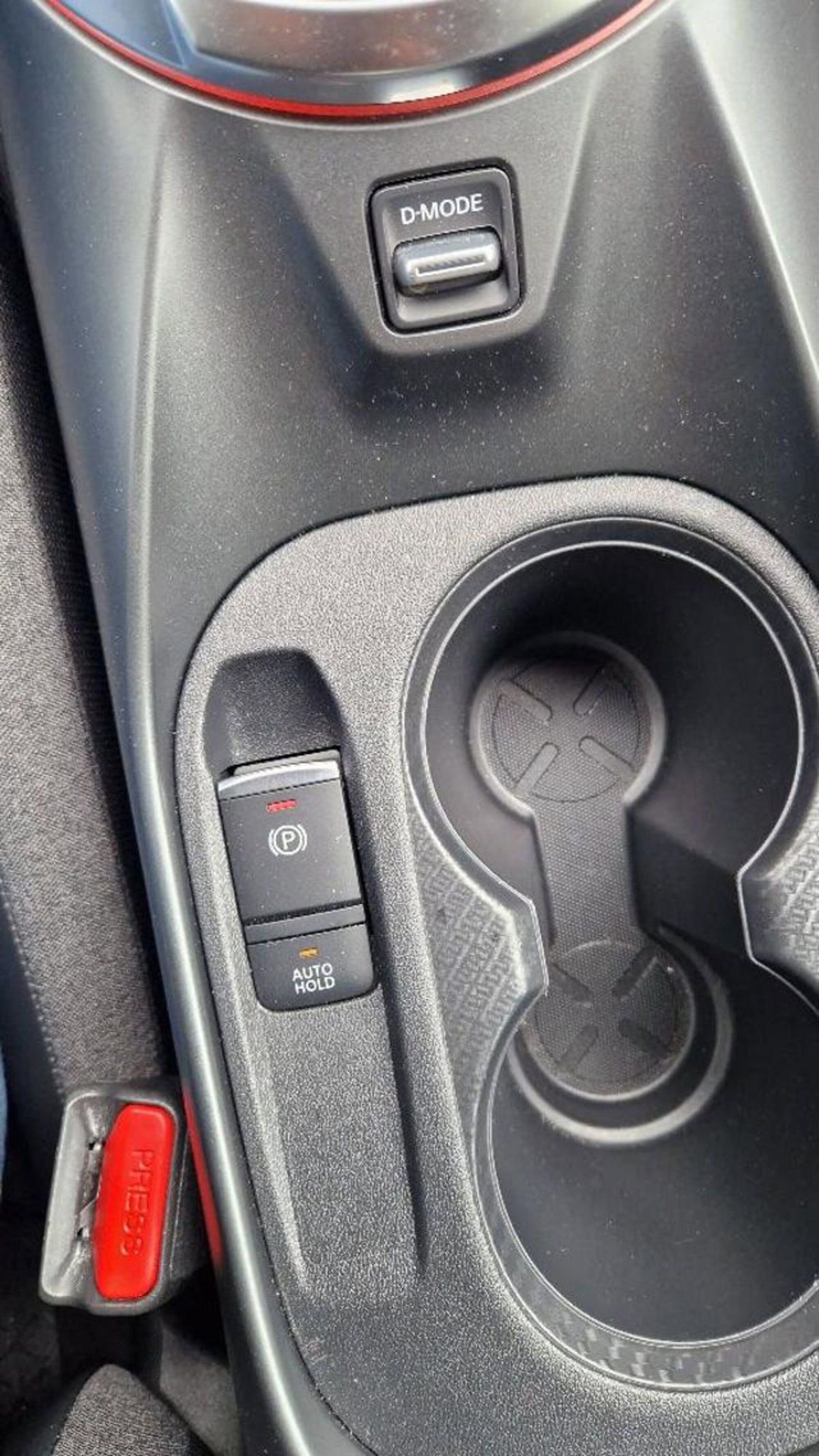 Nissan Juke 1.0 dig-t N-Connecta 114cv (17)