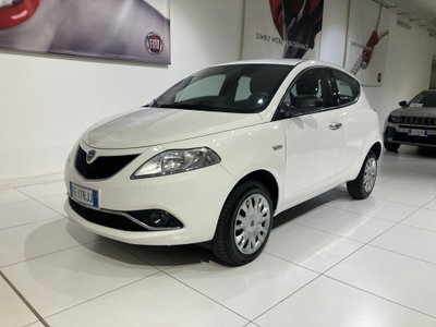 Lancia Ypsilon 0.9 TwinAir 85 CV 5 porte Metano Ecochic Gold usata