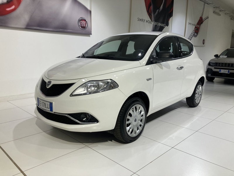Lancia Ypsilon 0.9 TwinAir 85 CV 5 porte Metano Ecochic Gold