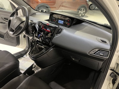Lancia Ypsilon 0.9 TwinAir 85 CV 5 porte Metano Ecochic Gold (15)