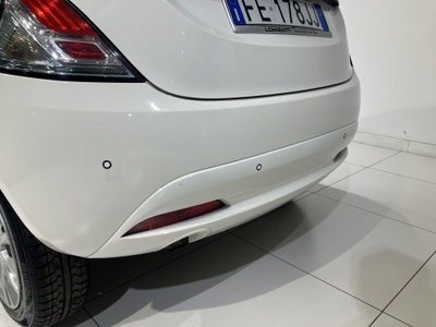 Lancia Ypsilon 0.9 TwinAir 85 CV 5 porte Metano Ecochic Gold (5)